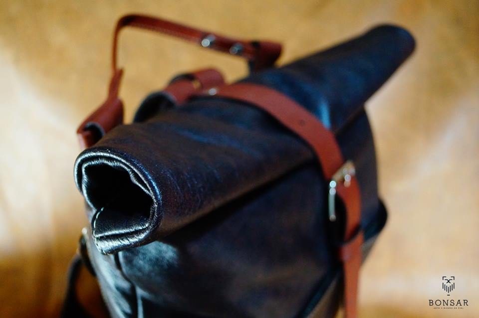 Mochila de piel viajera