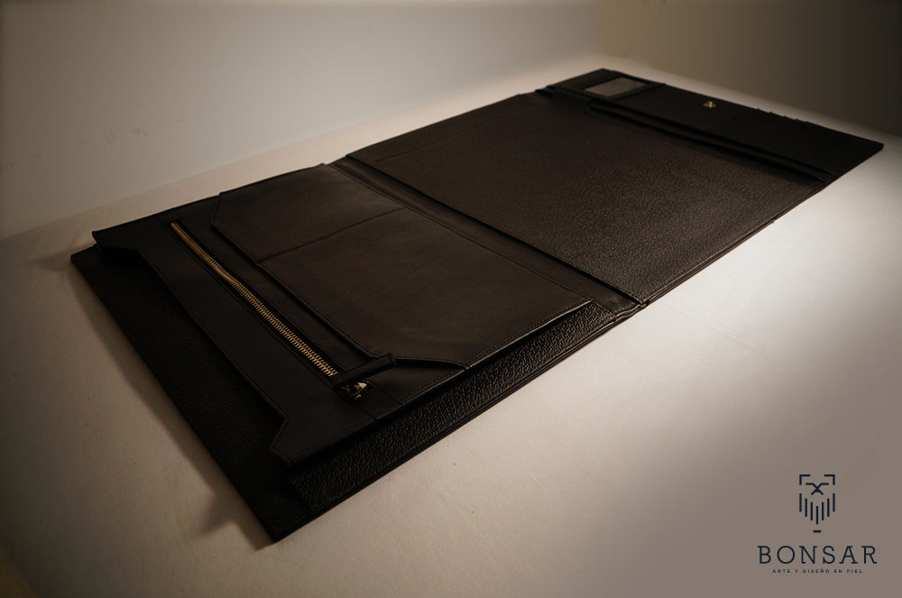 Carpeta de piel triple