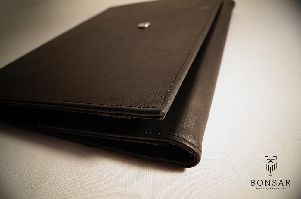 Carpeta de piel triple